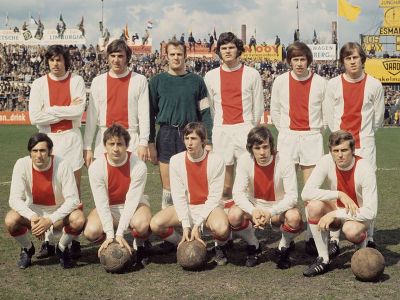 ajax-amsterdam-1971-foot-cruyff.jpg
